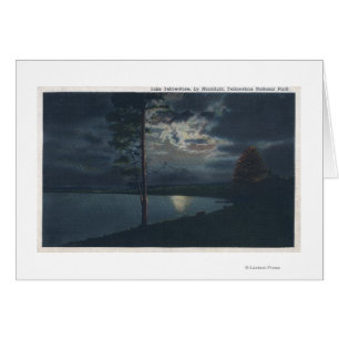 Lac Yellowstone, vue du lac par le clair de lune