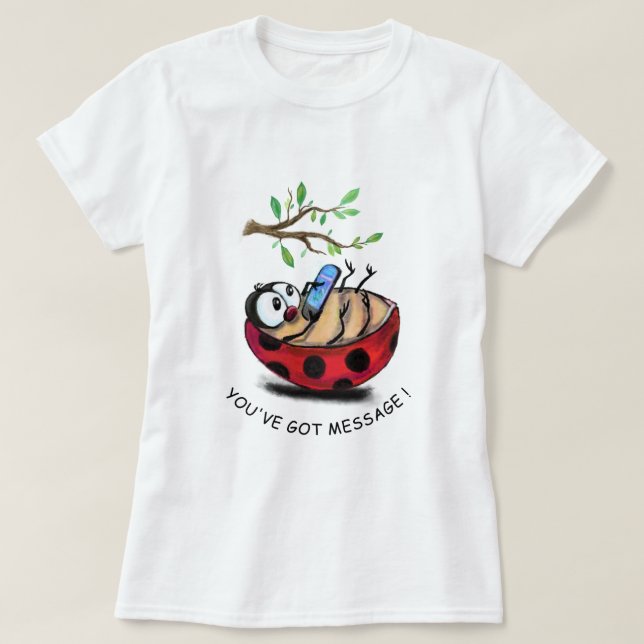 Ladybug avec le T-shirt drôle de téléphone (Design devant)
