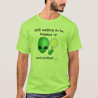 L'alien ringard a rayonné et a sondé le T-shirt