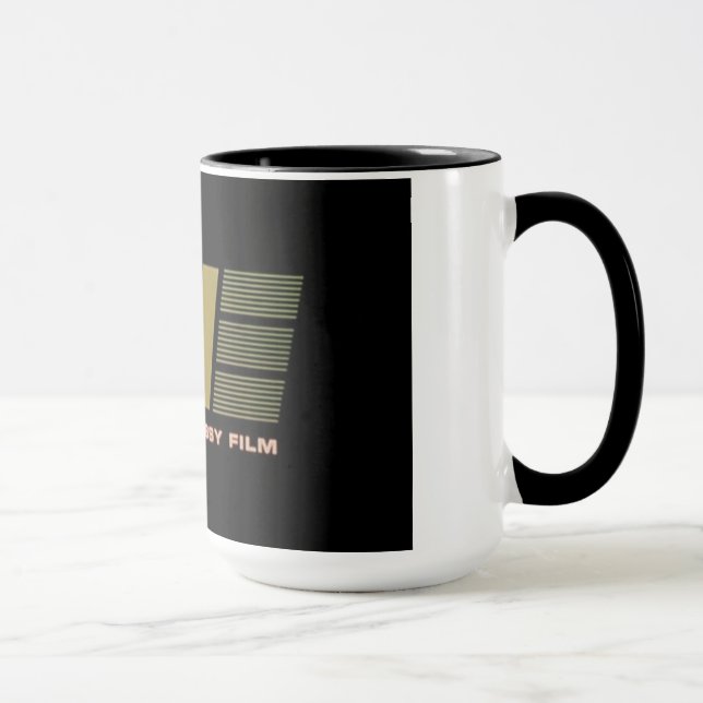 L'AMBASSADE D'AVCO FILME LA TASSE ! (Droite)