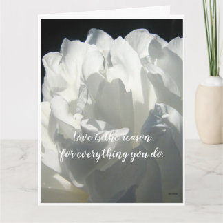 L'amour est la raison de la carte de voeux pliée