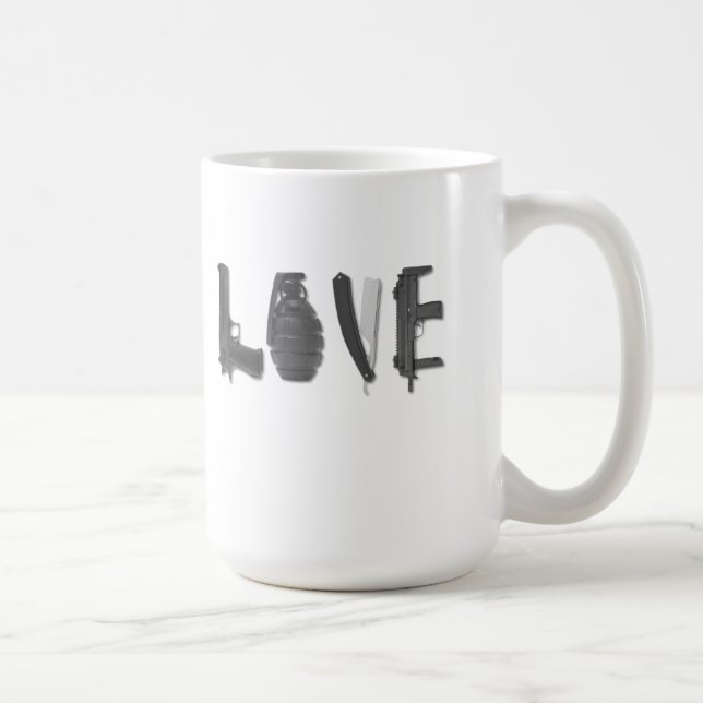 L'Amour Est Une Arme Drôle Mug (Droite)