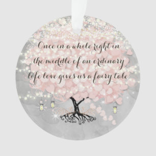 L'amour nous donne un cœur d'arbre à feuilles de c