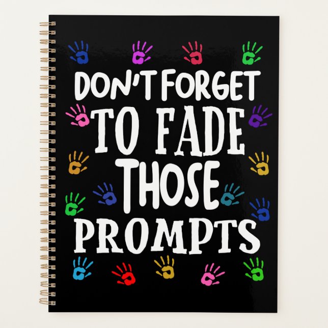 L'analyste du comportement d'un thérapeute de l'AB (Devant)