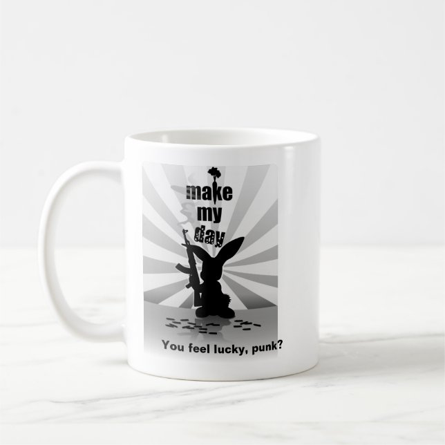 Lapin de Mauvais-Âne avec la tasse de café de (Gauche)