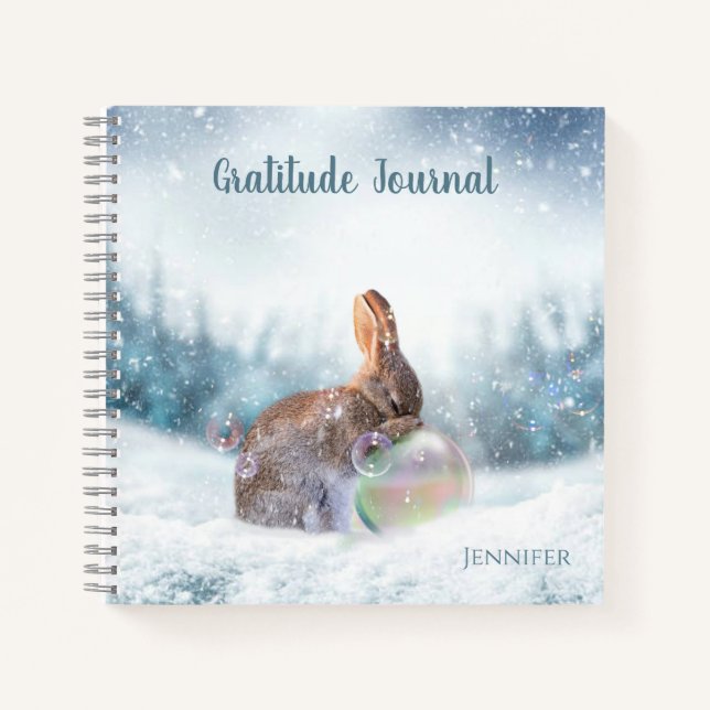 Lapin de Pâques priant dans un journal de gratitud (Devant)