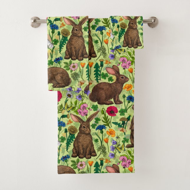 Lapins et fleurs sauvages sur le vert miel (En situation)