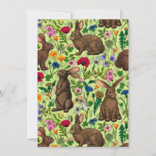 Lapins et fleurs sauvages sur le vert miel