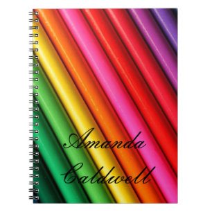 L'arc-en-ciel coloré crayonne le carnet