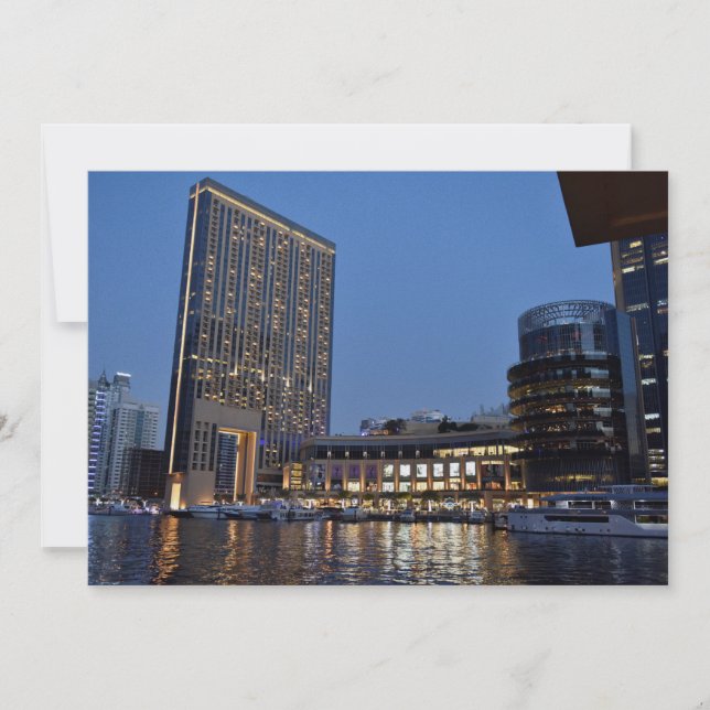 L'architecture de Dubaï la nuit (Devant)