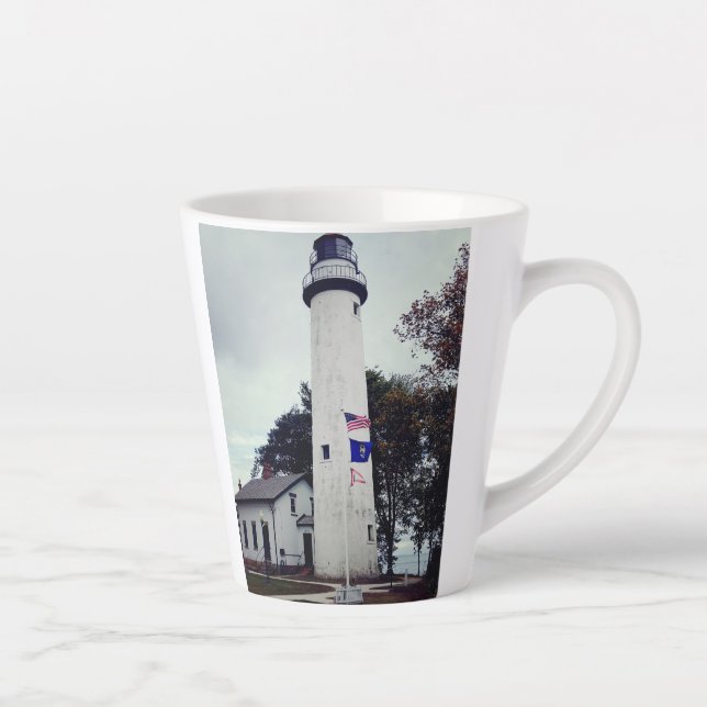 Latte Phare de la Pointe Aux Barques sur une tasse à caf (Droite)