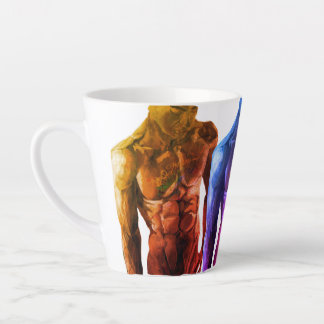Latte tasse avec tatouage de torse masculin 2