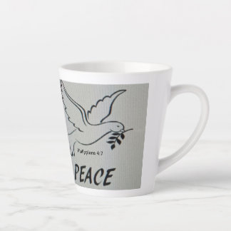 Latte Une tasse avec colombe de la paix et écriture
