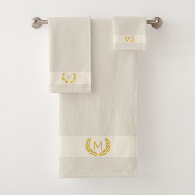 Laurier doré et monogramme sur beige clair sableux (En situation)