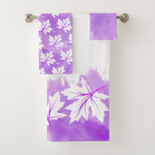 Lavage à l'eau violet de la feuille d'érable blanc