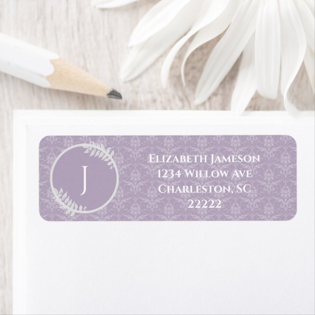 Lavender Elegant Damask Étiquette (En situation)