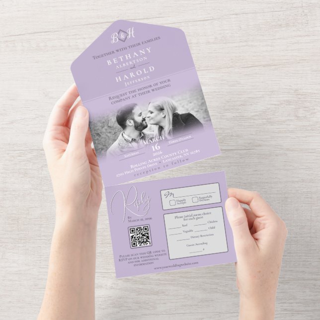 Lavender Monogramme tout en un mariage Invitation (Déchirure)