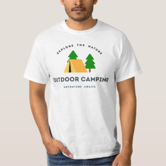 L'aventure extérieure de camping attend le T-shirt