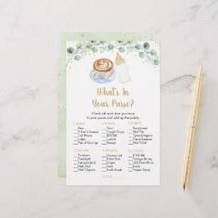 Le bébé brasse du café ce qui est dans votre sac à