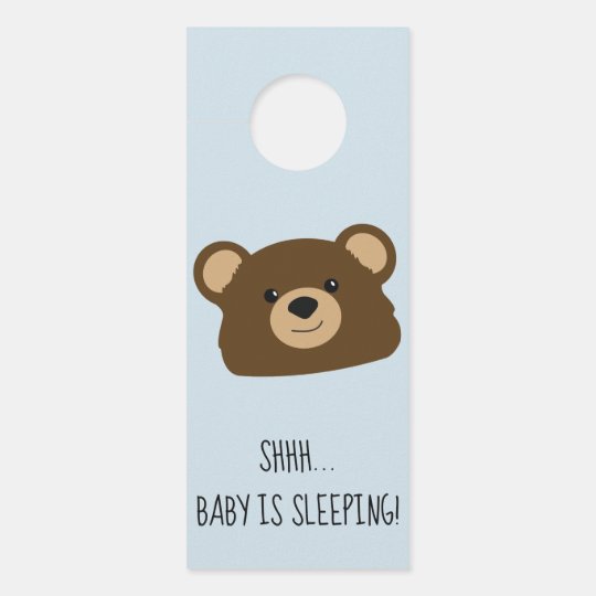 Le Bebe D Ours De Nounours Est Affichette De Porte Zazzle Fr Le Bebe D Ours De Nounours Est Affichette De Porte Zazzle Fr