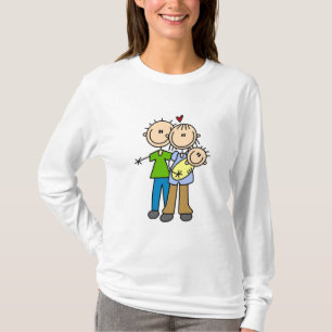 Le bébé fait trois T-shirts et cadeaux