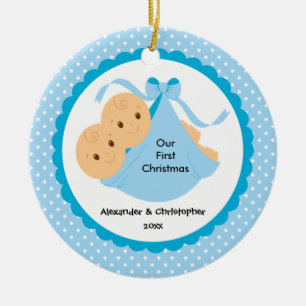 Le bébé jumelle le premier ornement de Noël du