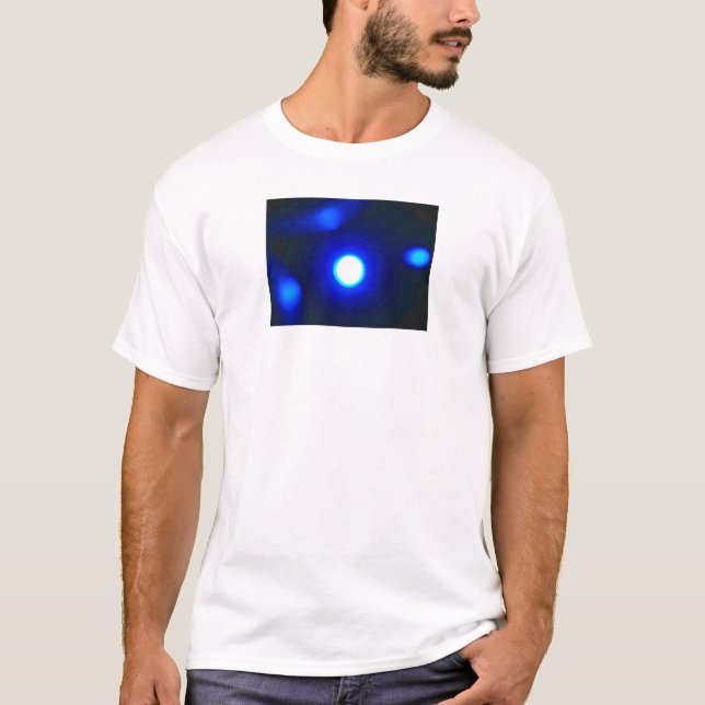 Le "bleu rougeoie" le T-shirt blanc (Devant)