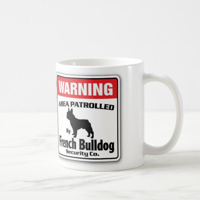 Le bouledogue français a patrouillé la tasse de (Droite)