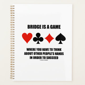 Le bridge est un jeu où il faut penser aux mains d