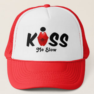 Le casquette m'embrassent lent
