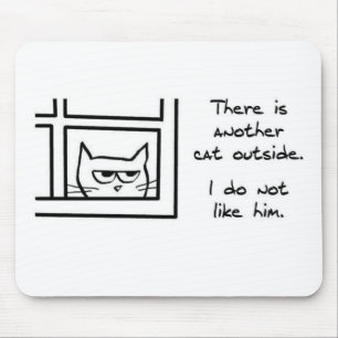 Le chat fâché voit un autre chat - tapis de souris