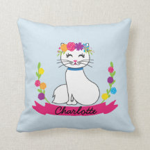 le chat mignon a personnalisé le coussin nommé