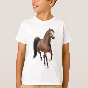 Le cheval de baie de trot badine le T-shirt
