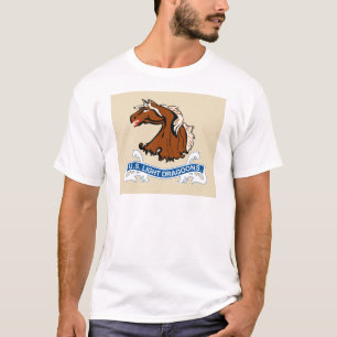 Le cheval de sang dragonne le T-shirts de drapeau