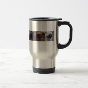 Le cheval observe - Windows dans la tasse de