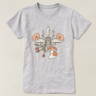 Le Cicada dans la forêt T-shirt féminin