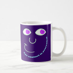 Le contact visuel est les tasses surestimées