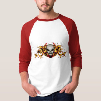 Le crâne flambe le T-shirt