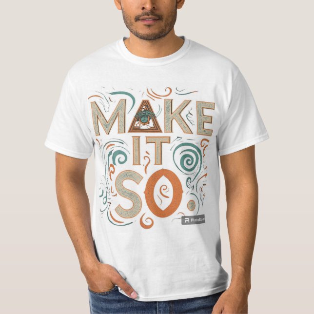 Le design du t-shirt comporte l'expression "Make I (Devant)