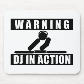 Le DJ de avertissement dans le tapis de souris