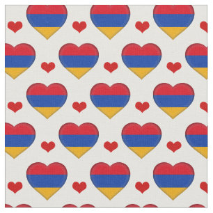 Le drapeau arménien et le tissu du coeur rouge /Ar