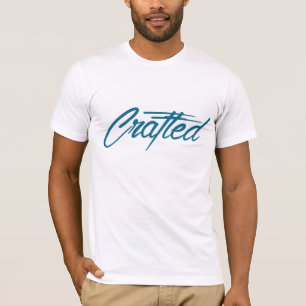 Le fonctionnaire a ouvré le T-shirt américain