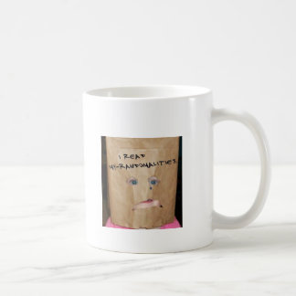 Le fonctionnaire Ma-Randomalities tasse