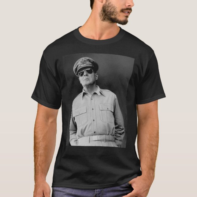 Le général Douglas MacArthur Classic T-Shirt (Devant)