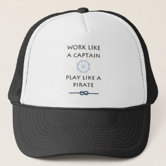 Le jeu aiment un casquette de pirate