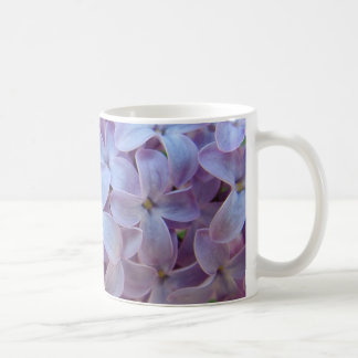 Le lilas fleurit tasse