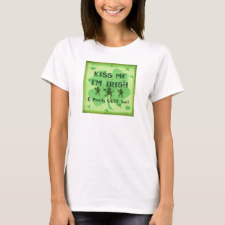 Le lutin irlandais m'embrassent T-shirt