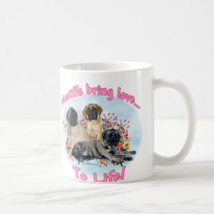 Le mastiff apportent l'amour dans la tasse de la