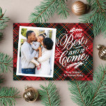 Le Meilleur Est Encore À Venir Joyeux Carte photo<br><div class="desc">Ce design carte photo classique présente un élégant arrière - plan plaid de vacances, l'accueil "le meilleur est encore à venir", une photo verticale, et votre message en écriture blanche. Le motif arrière - plan peut être supprimé et remplacé par une couleur unie si vous le souhaitez. Il suffit de...</div>