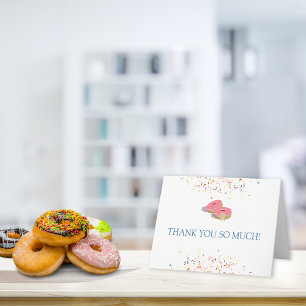 Le Merci de Baby shower est saupoudré de Donut